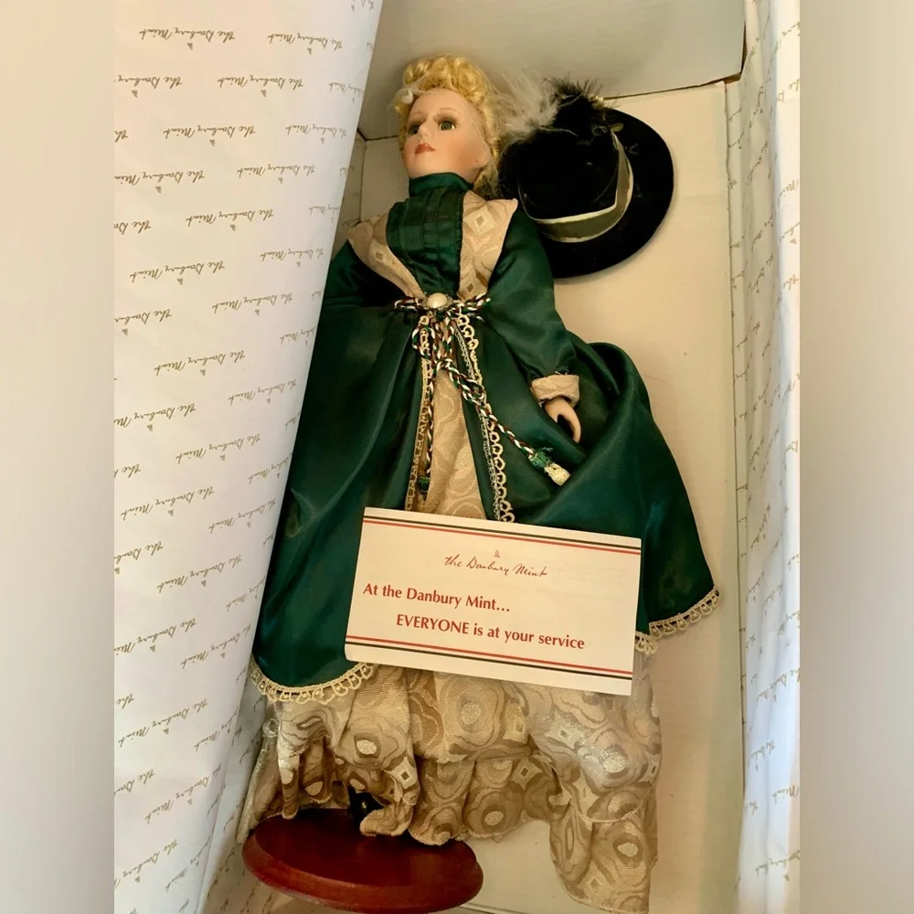 New in box. Elegant Victorian Porcelain Doll in Green and Cream Dress. Stand inc - Picture 8 of 13